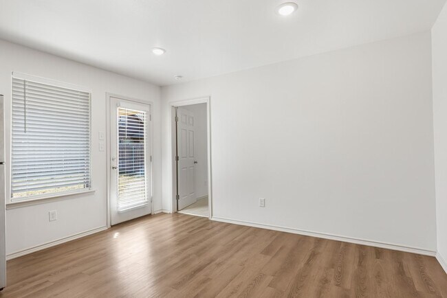 Building Photo - 8316 E County Rd 113