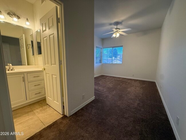 Building Photo - 3213 E Desert Flower Ln