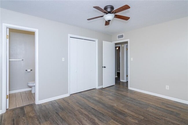 Building Photo - 1208 NE 3rd St