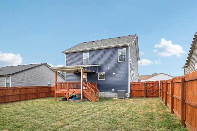 Building Photo - 513 Lucky Ln