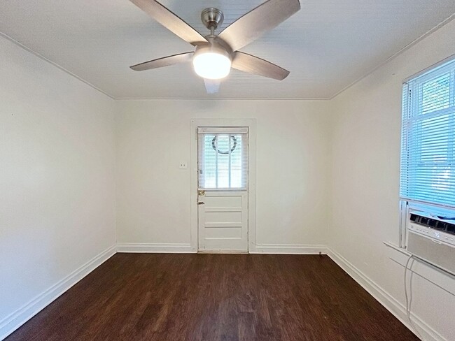 Building Photo - 1 Bedroom Duplex In Capital Heights