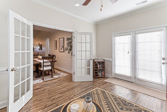 Building Photo - 130 Blue Chip Ct