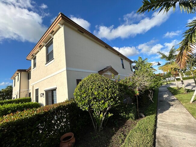 Building Photo - 4621 Belgian Ln