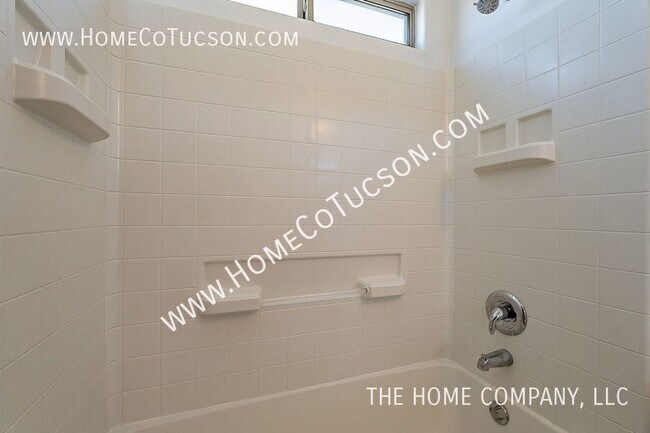 Building Photo - 6645 E Gehrig Ln