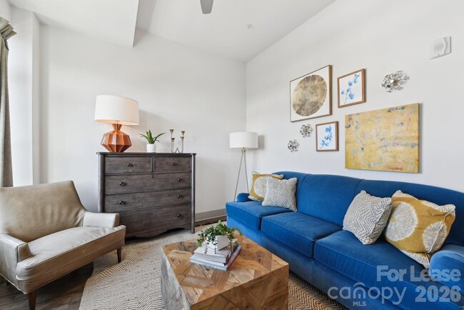 Building Photo - 905 Kenilworth Ave