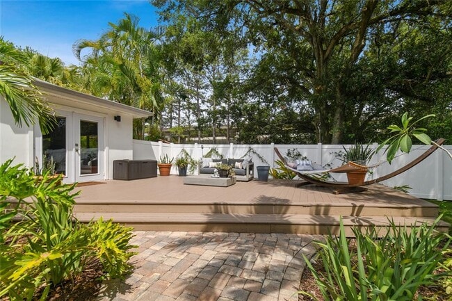 Building Photo - 3304 W El Prado Blvd