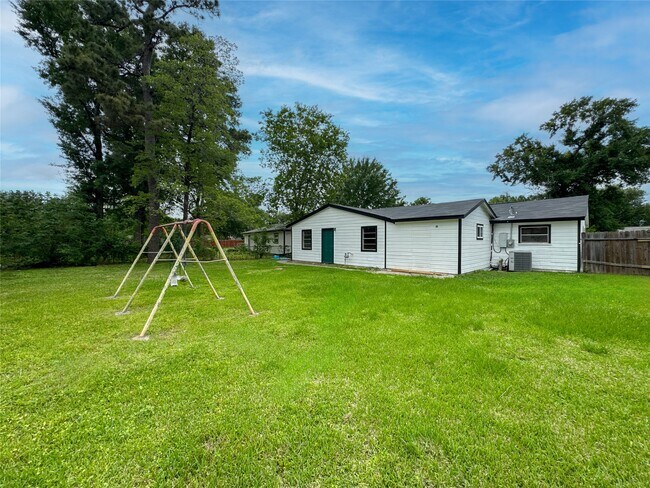Building Photo - 7710 Claiborne St