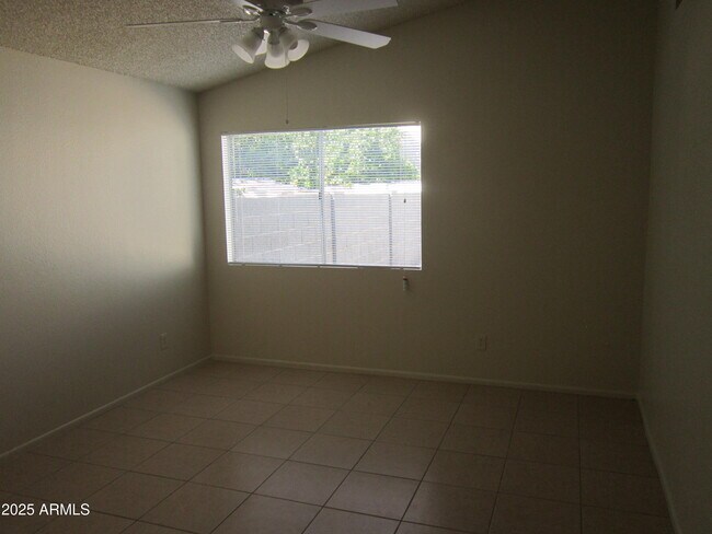Building Photo - 8820 W Greenbrian Dr