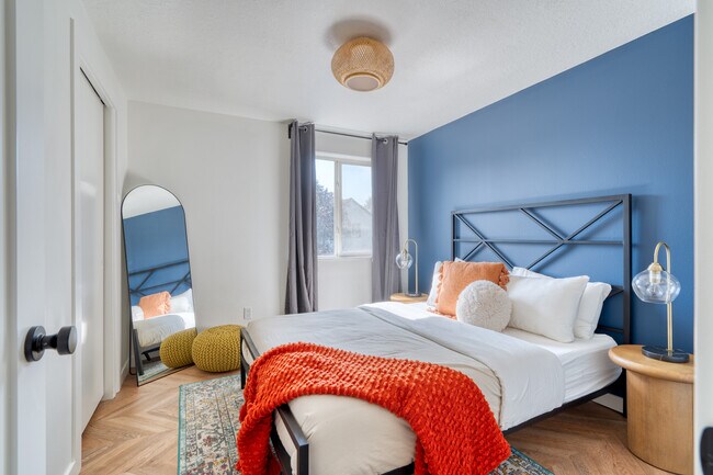 Building Photo - 5222 SE Holgate Blvd