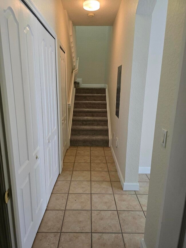 Building Photo - 1011 Shoma Dr