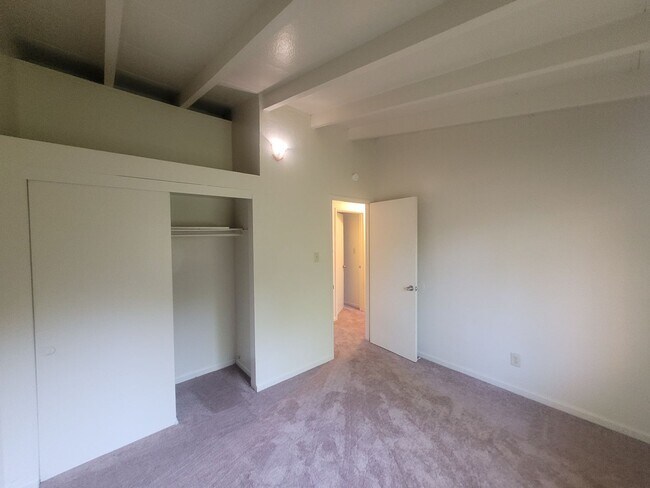 Building Photo - Charming North Highlands home.