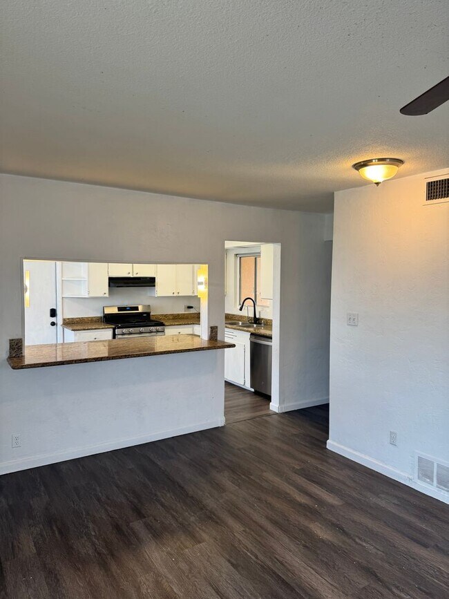 Building Photo - 1836 W Michigan Ave