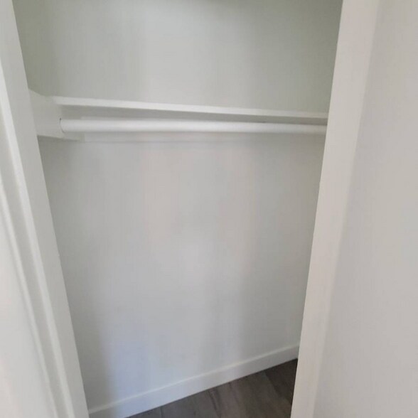 Building Photo - 3956 Stevely Ave