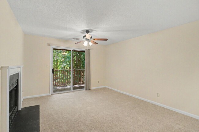 Building Photo - 540 Pineland Cir