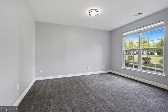 Building Photo - 505 Jurgensen Pl