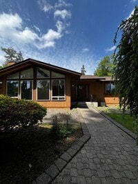 Building Photo - Gorgeous 3 BD 2.25 BA Home on 2 Acres!
