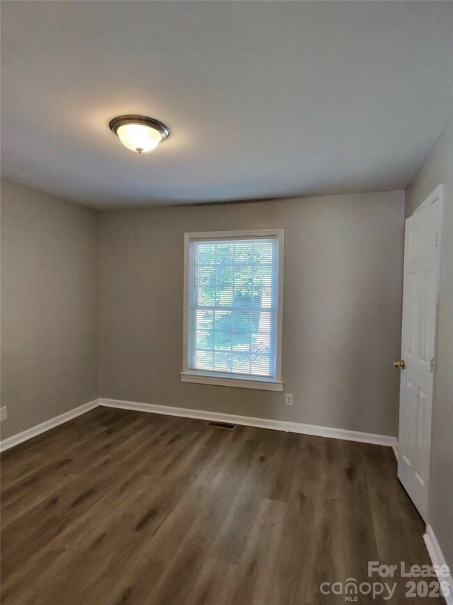 Building Photo - 6817 Deanwood Pl