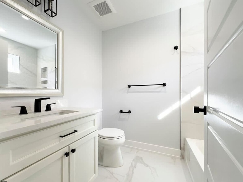 Building Photo - 9412 Ventnor Ave