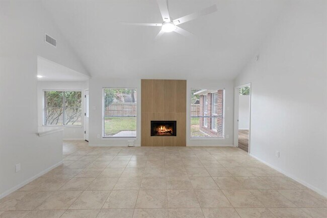 Building Photo - 1815 Moston Dr