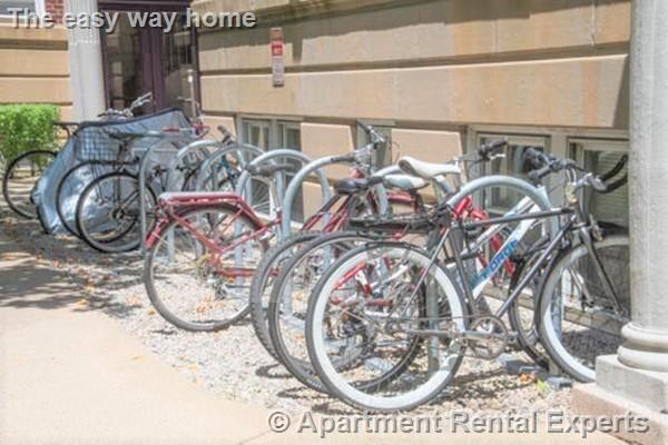 Building Photo - 71 Martin St