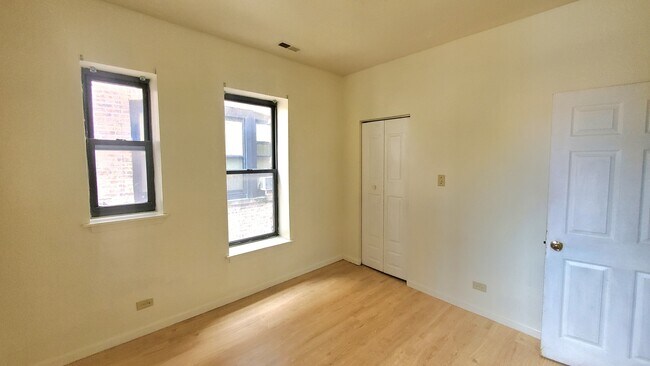 Building Photo - 4615 S Michigan Ave