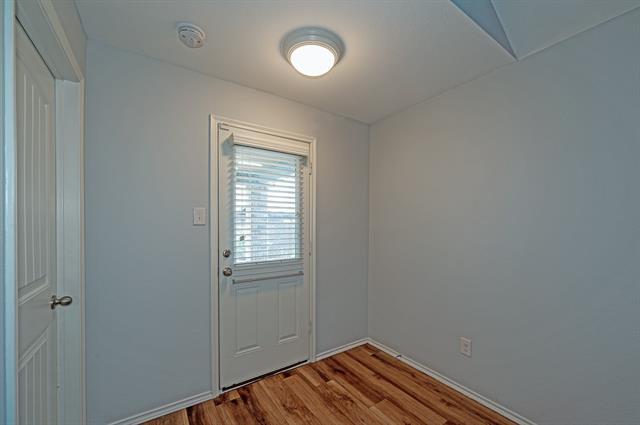 Building Photo - 1911 Meadow Crest Dr