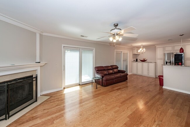 Building Photo - 2 Bedroom 1 Bath Condo in The Park at Rive...