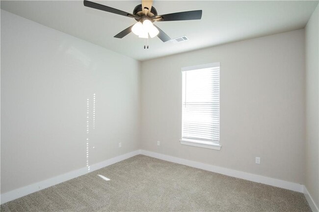 Building Photo - 6804 SW Basswood Ave