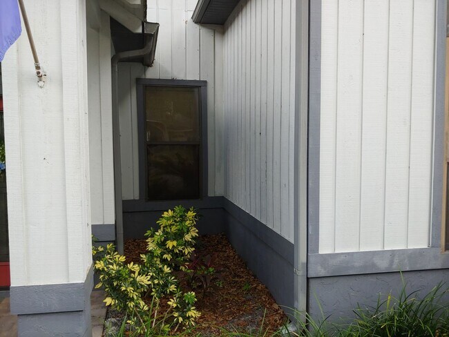 Building Photo - Beautifully Renovated Home in The Reserve!