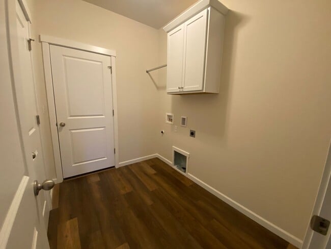 Building Photo - NEW CONSTRUCTION AT THE GLEANNS AT BARBERRY!