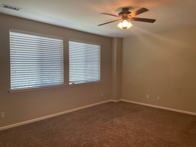 Building Photo - Beautiful Damonte Ranch Three Bedroom T...