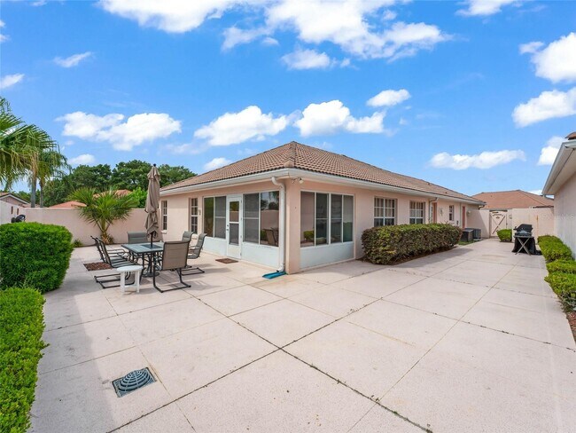Building Photo - 901 San Benito Ln