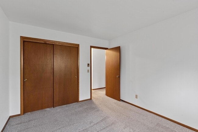 Building Photo - 516 Marshall Ct