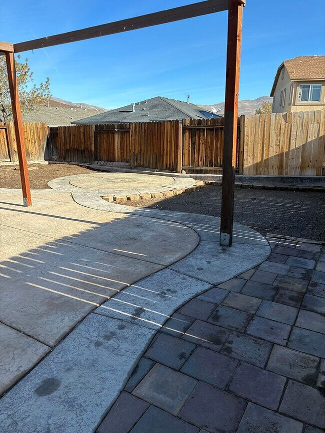 Building Photo - Rancho Bravo Single Story 4 BR/2 Bath/2 Car Garage in South Reno