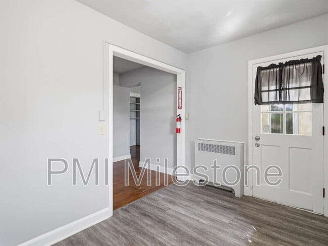 Building Photo - 323 N Potomac St