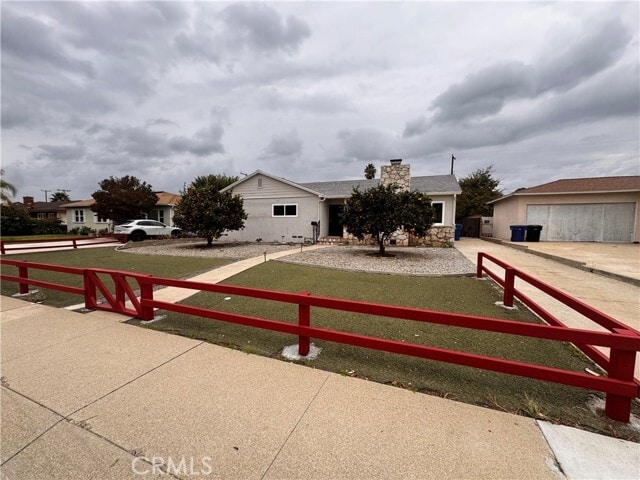 Building Photo - 832 W Granada Ct