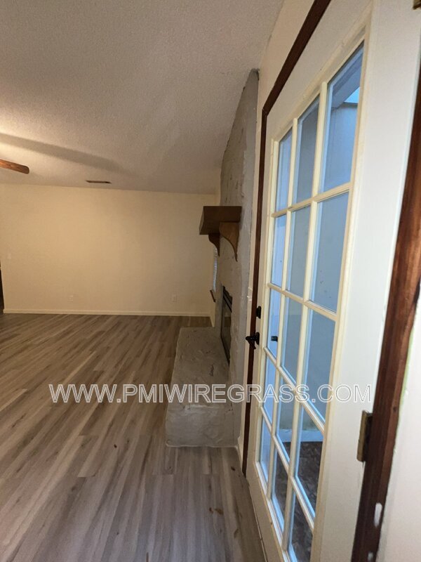 Building Photo - 214 Brookside Ln