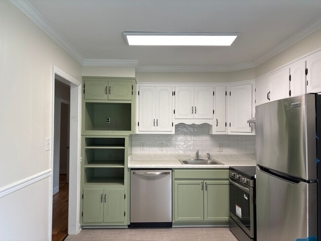 Building Photo - Nice 2 BR House off McKnight Mill Road