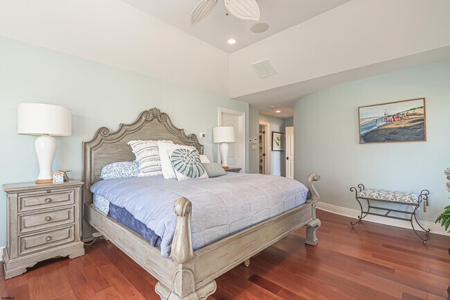 Building Photo - 112 S Rumson Ave