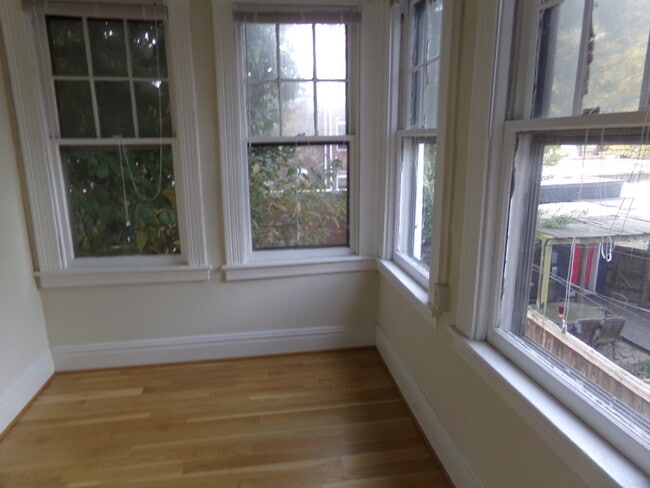 Building Photo - FLOY2107