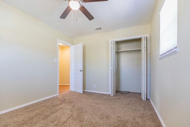Building Photo - Charming 3 Bed 1 Bath Home