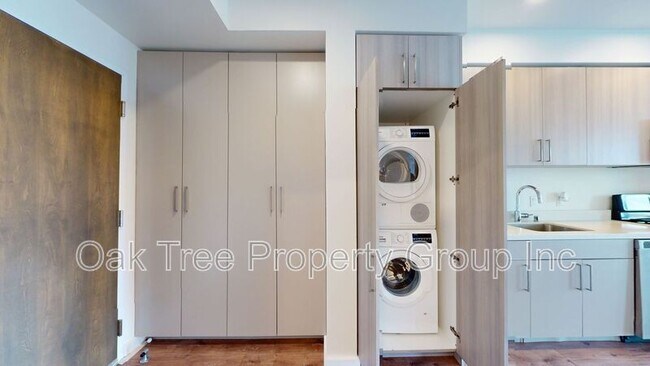 Building Photo - 532 Union St