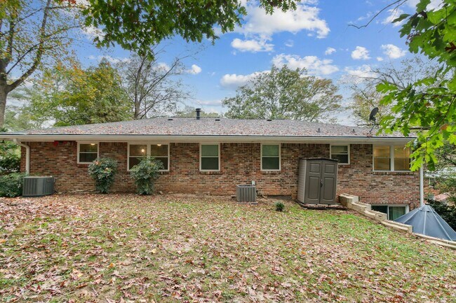 Building Photo - 1159 Arlington Pkwy NE