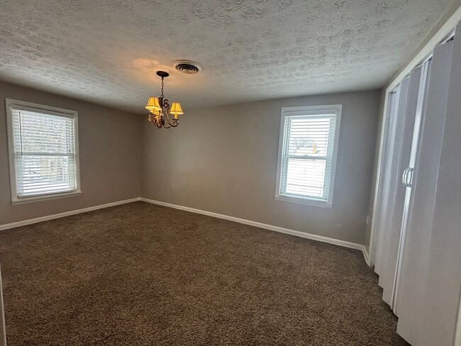 Building Photo - Charming 3 Bed Bungalow