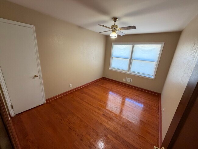 Building Photo - 3543 S 25th St
