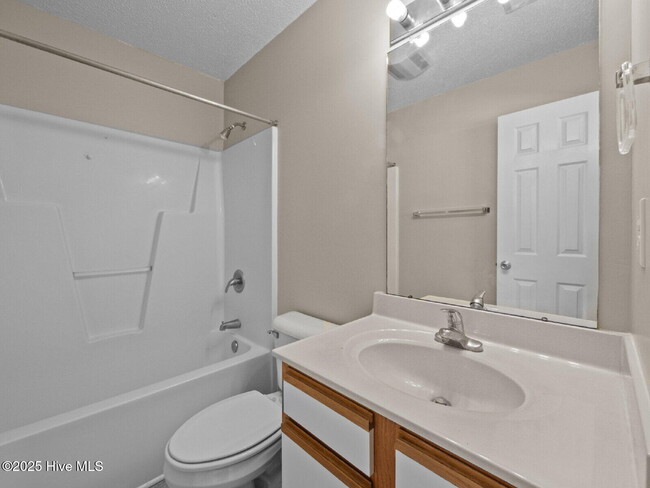 Building Photo - 51 Pirates Cove Dr