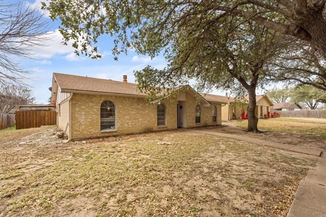 Building Photo - 2918 Pinewood Dr