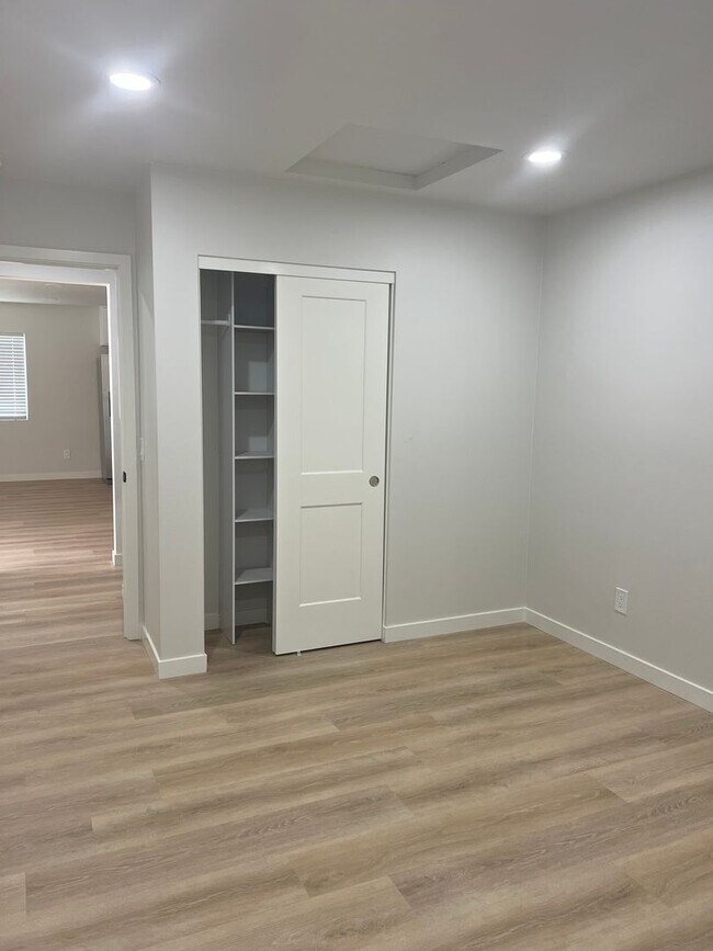 Building Photo - Brand New Detached 3 Bed/2 Bath Home-Central AC +In-Unit Laundry-Riverside