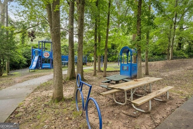 Building Photo - 1136 Gilbert St SE