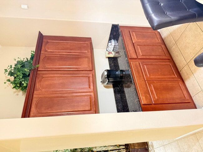 Building Photo - 1928 W Spur Dr